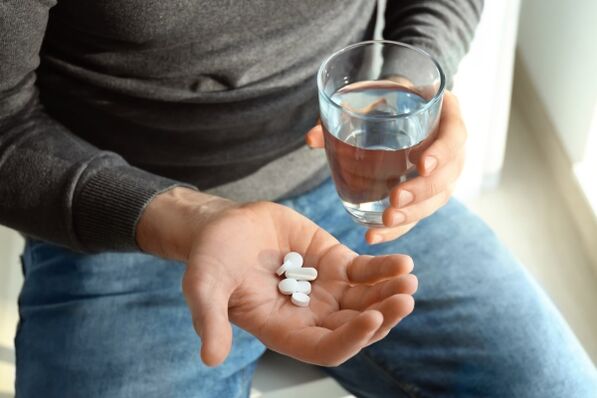 Mengambil ubat untuk prostatitis bakteria